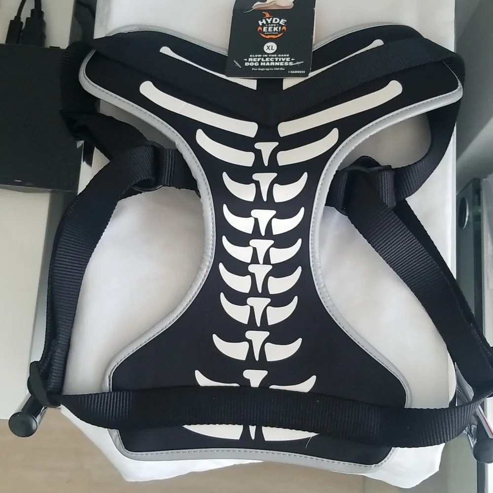 BRAND NEW Hyde and EEK dog harness size XL.